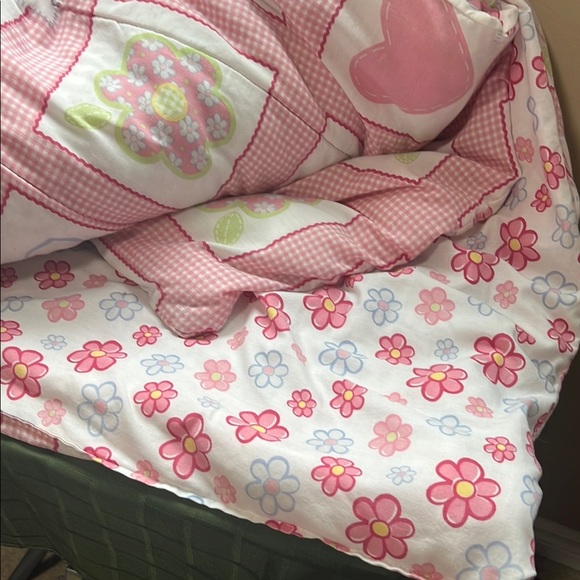 Pink and White Floral Heart Comforter - Picture 7 of 10